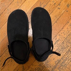 Women’s Black Slip-On Casual Shoes